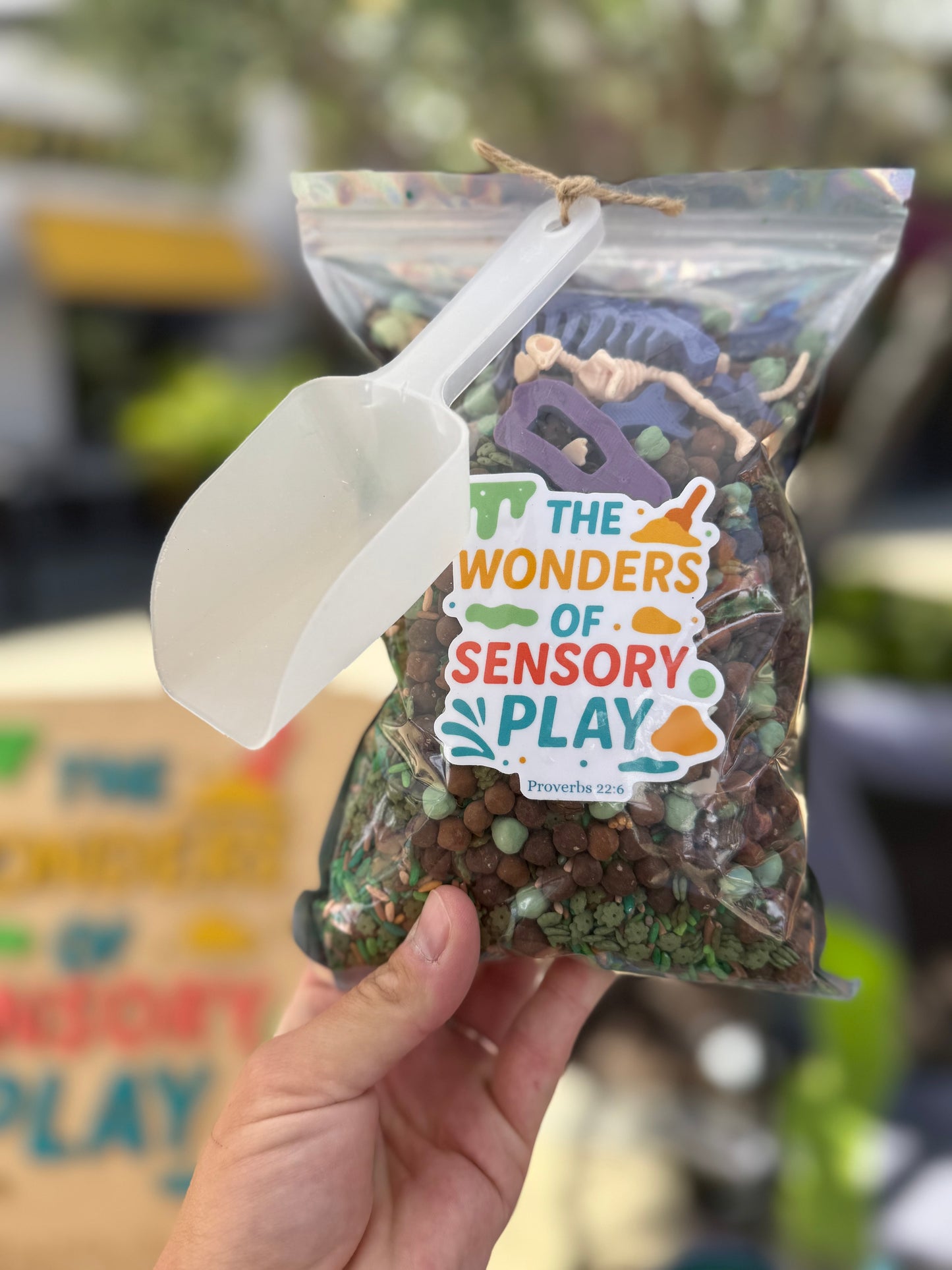 Dino Dig pour and play kits
