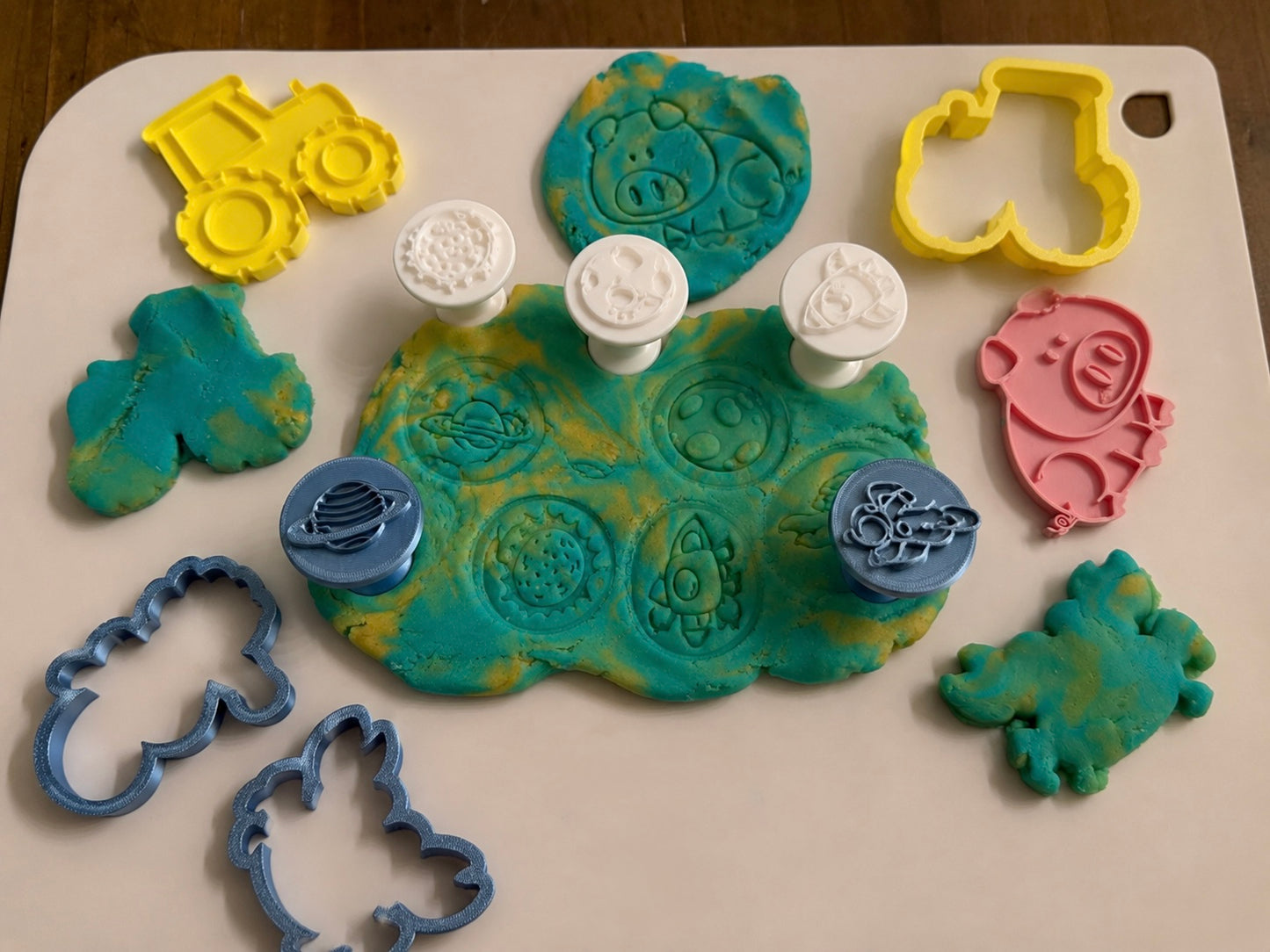 Custom play dough cutter